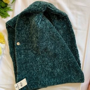 NWT Express chenille forest green scarf